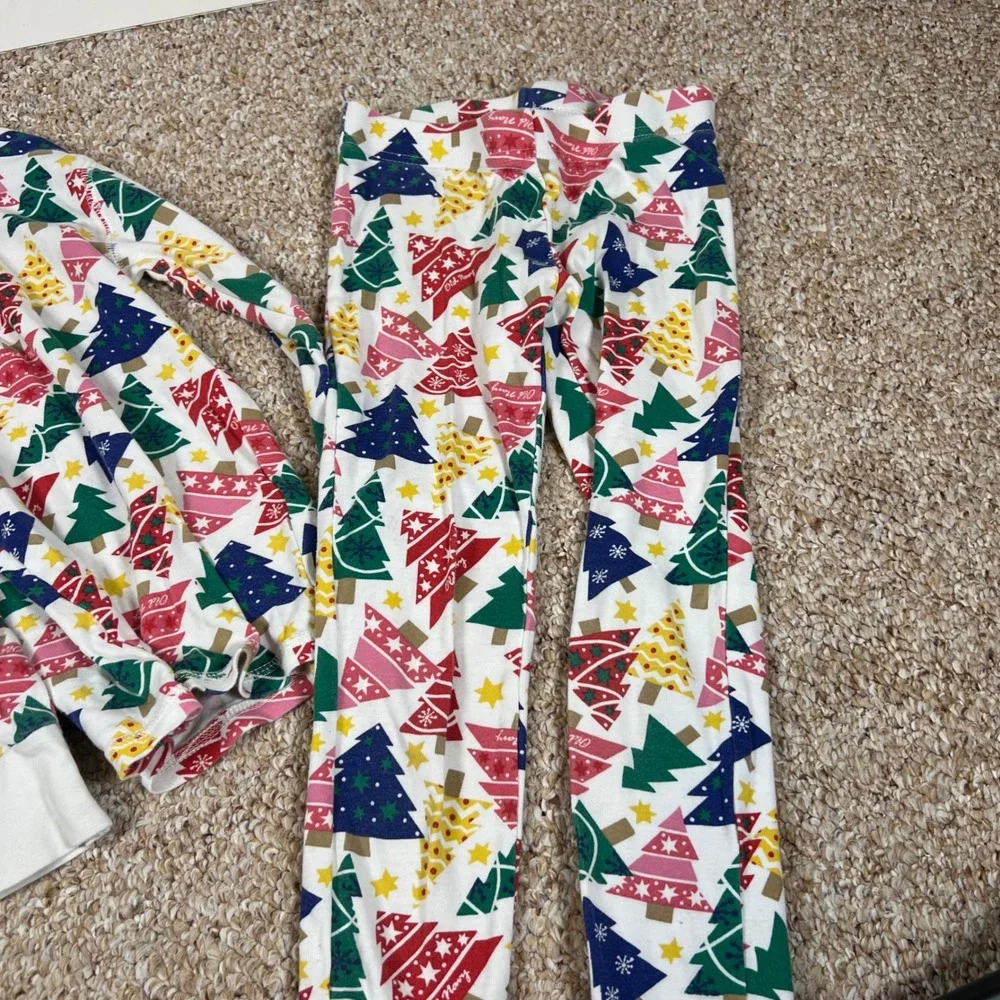 Old Navy Kids Unisex Christmas Tree Pajama Set White Red Green Size S 6 Holiday
